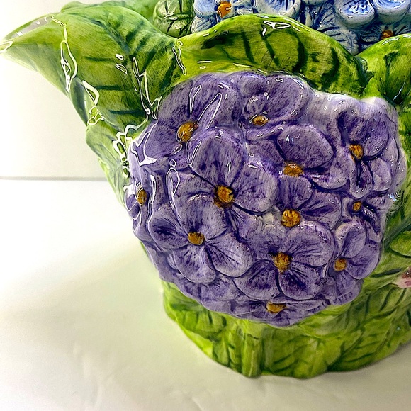 PREOWNED WORLD BAZAAR INC 3D HAND PAINTED TEA POT SMALL IMPERFECTION ON HANDLE - Picture 3 of 9